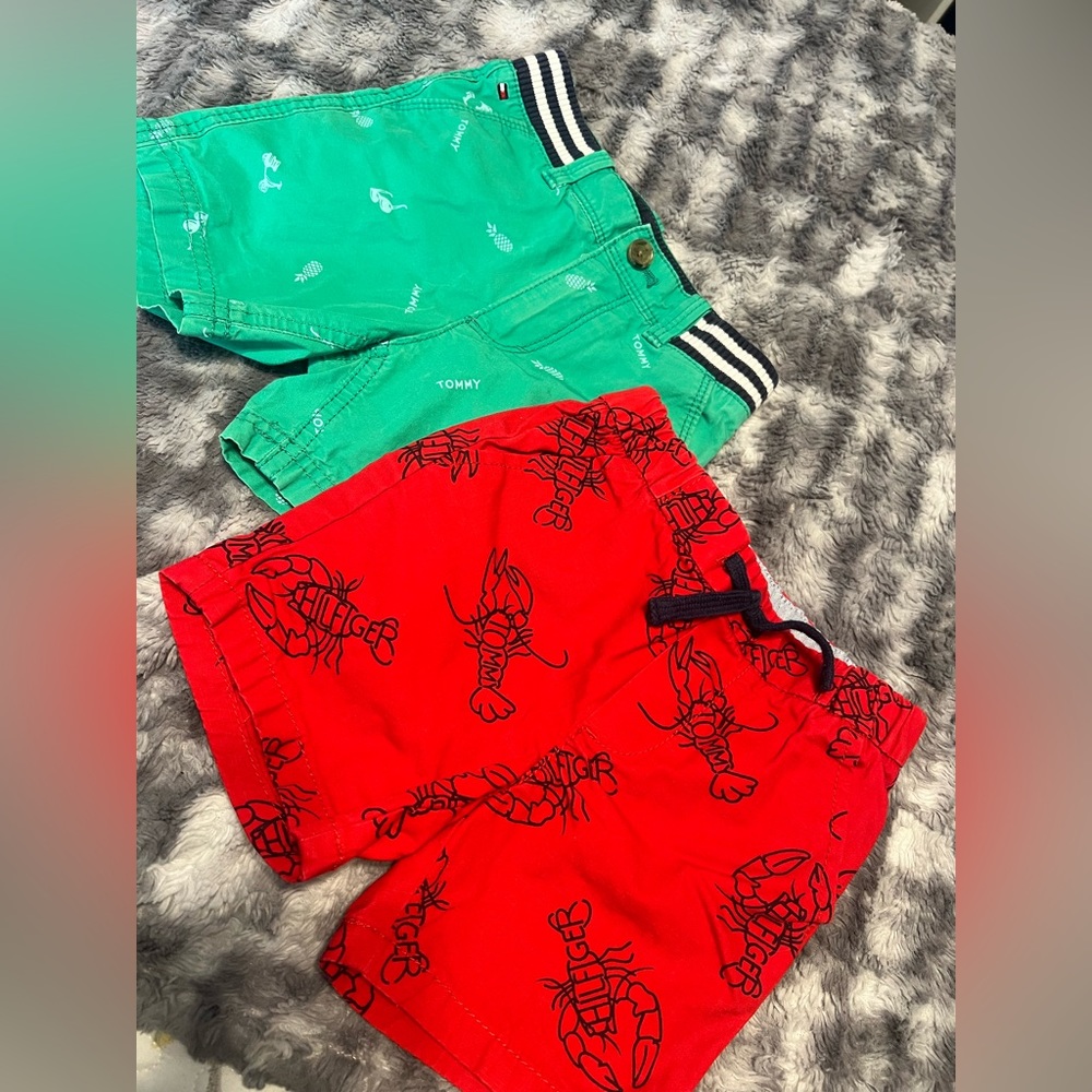Bundle of 2️⃣ baby shorts in size 24 months by Tommy